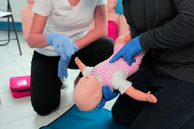 Taller primeros auxilios pediátricos para familias en modalidad presencial