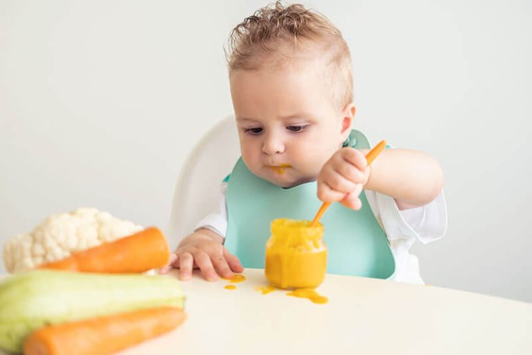 Alimentación complementaria en bebés y gestión de alimentos desde los primeros meses
