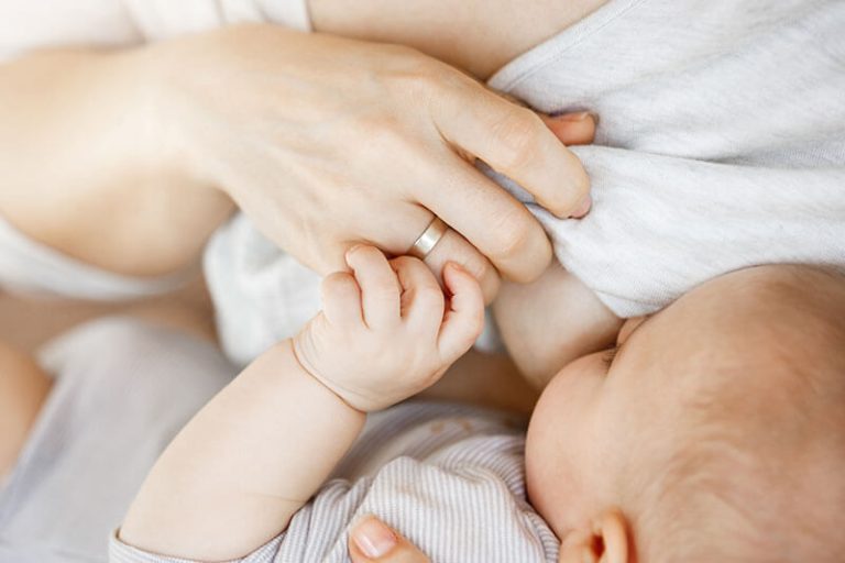 Asesoría de lactancia para bebés y madres